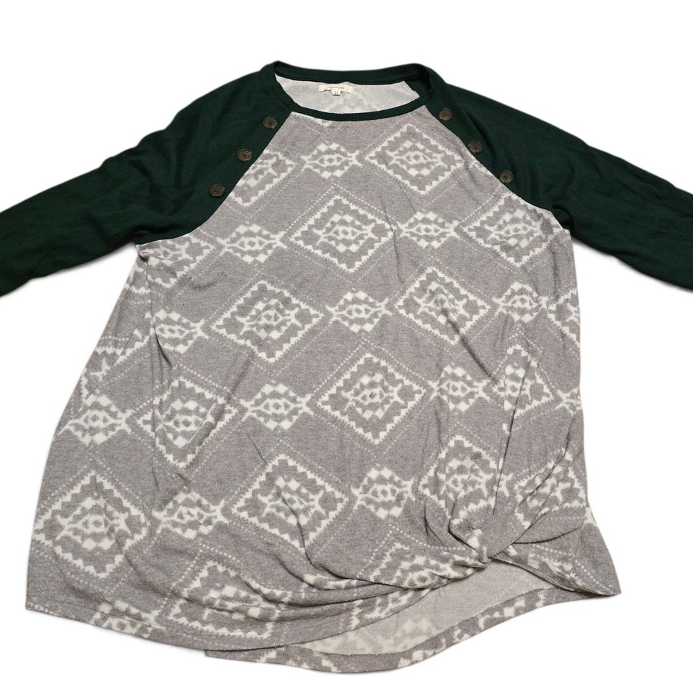 Maurices Size 0X Geometric Knot Front Raglan Button Accent Top